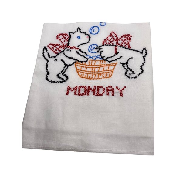 Vintage Embroidered Day Of The Week Tea Towel Set Dogs Puppies Mischievous Decor - Picture 4 of 11